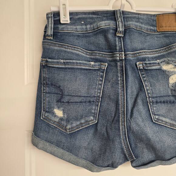 Women's American Eagle Destructed Hi-Rise Shortie Cuffed Jean Shorts | Size 2 - Picture 5 of 9